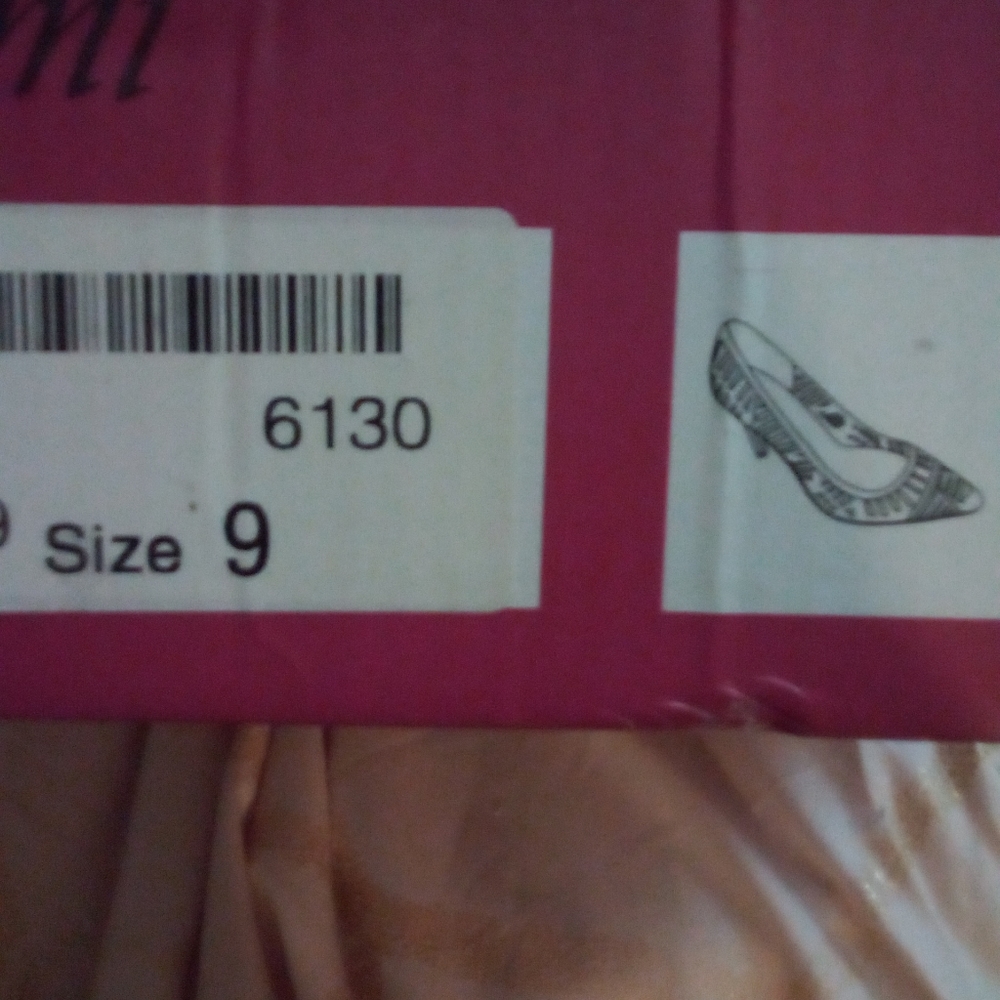 Natural pumps size 9
